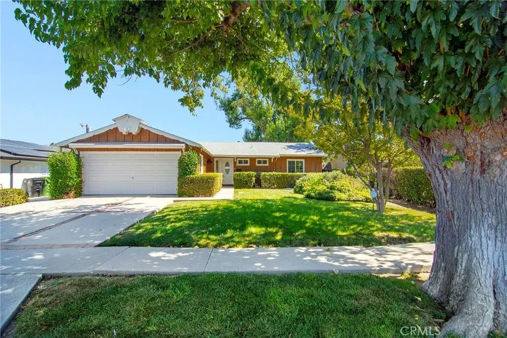 6162 Peterson, Woodland Hills