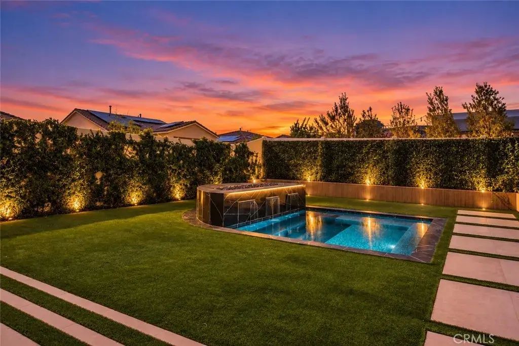 28527 Songbird Way, Saugus
