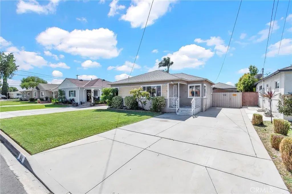 9142 Rendalia Street, Bellflower