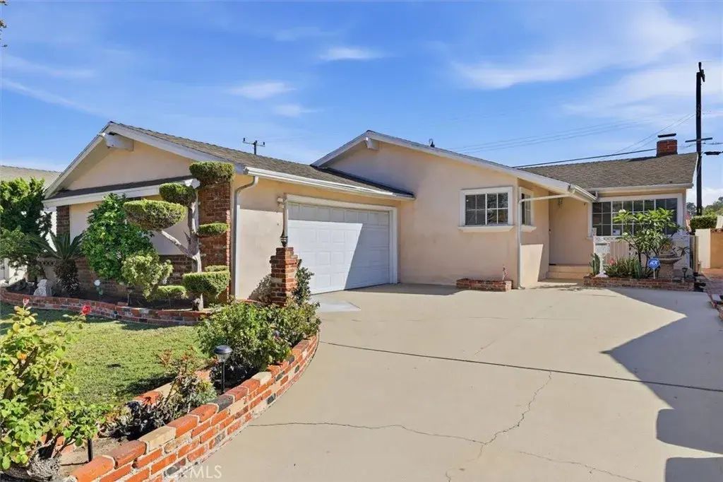 1952 W 233rd St, Torrance