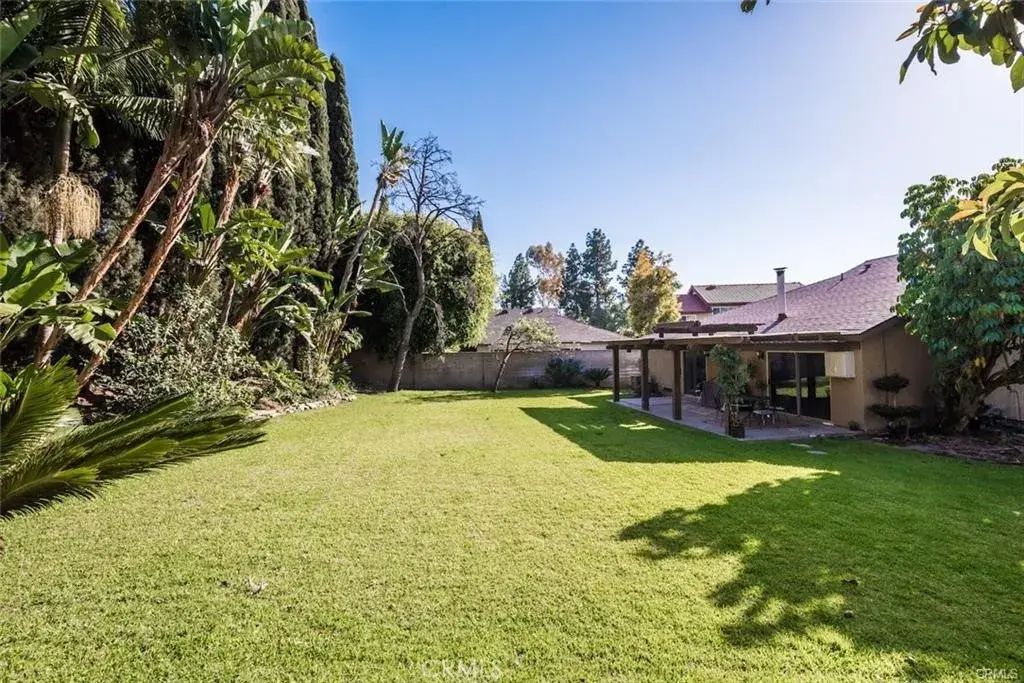 21 Tory, Irvine