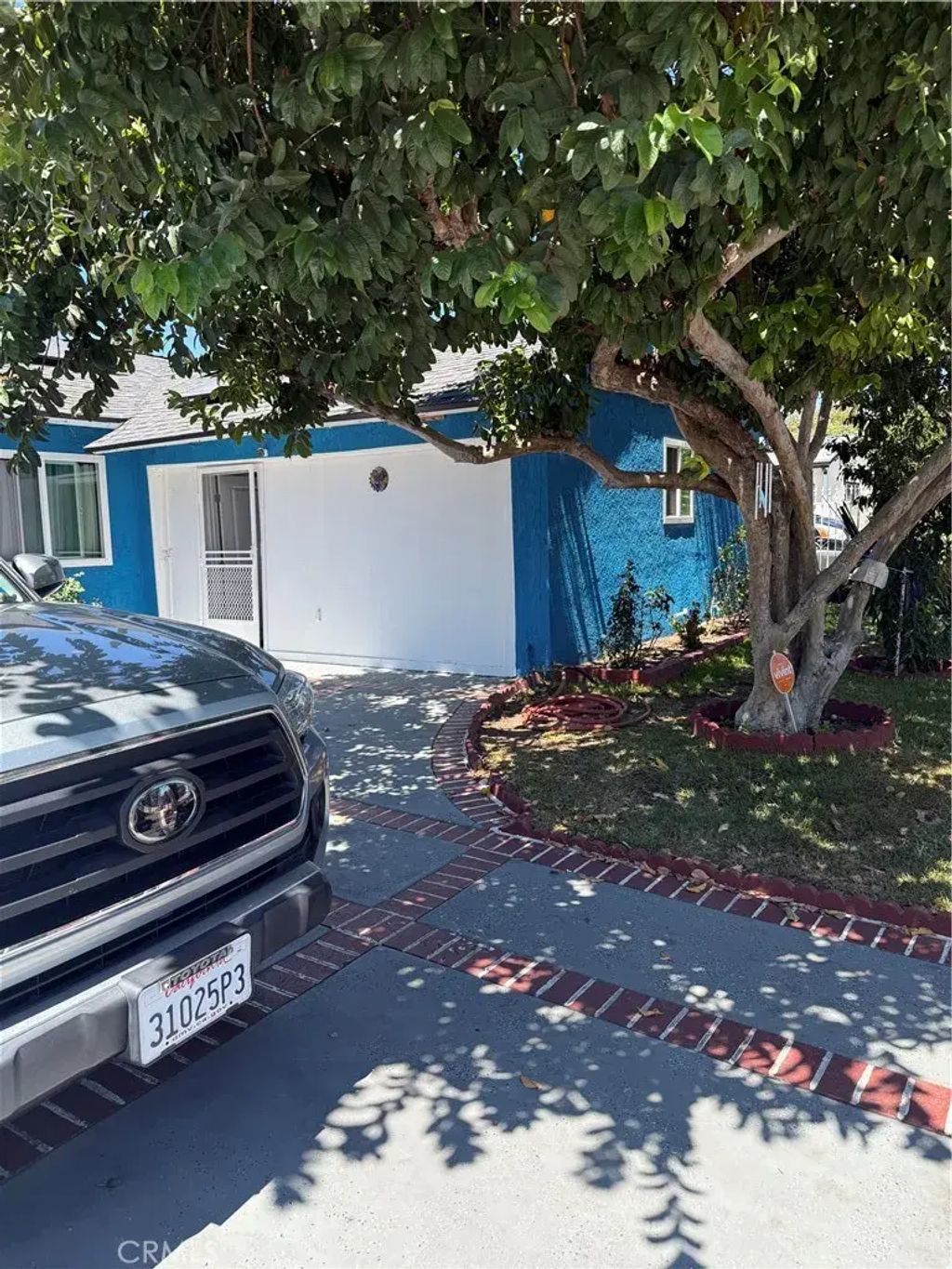 8201 Yarmouth Avenue, Reseda