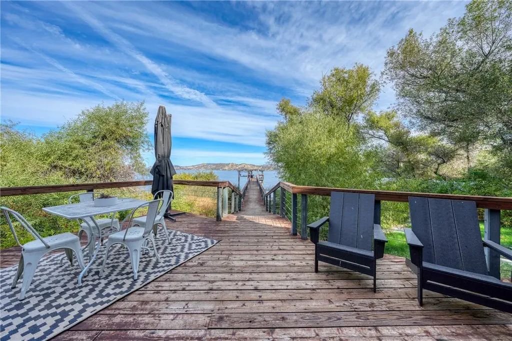 5171 Lake Boulevard, Lower Lake