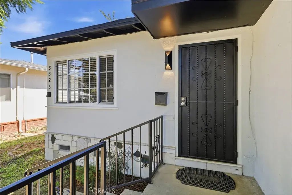 8326 Barnsley Avenue, Los Angeles