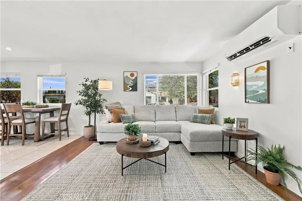 8324 Barnsley Avenue, Los Angeles