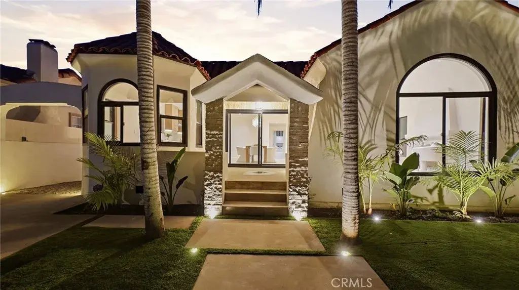 2943 Chesapeake, Los Angeles
