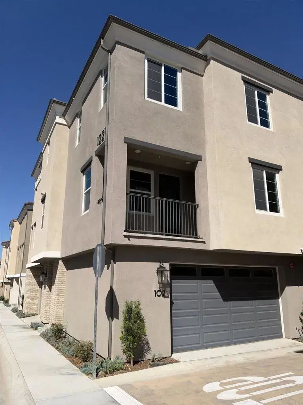 1221 View, San Marcos