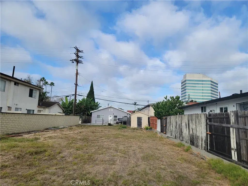 17101 B, Huntington Beach