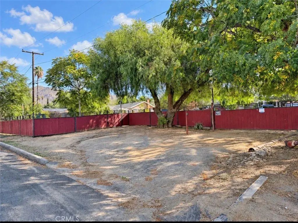 11786 Mathews, Moreno Valley