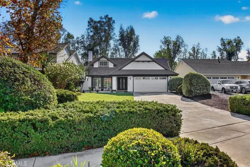 24262 Sparrow, Lake Forest