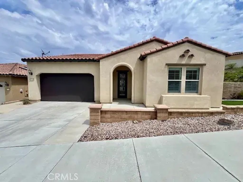 24280 Crestley Drive, Corona
