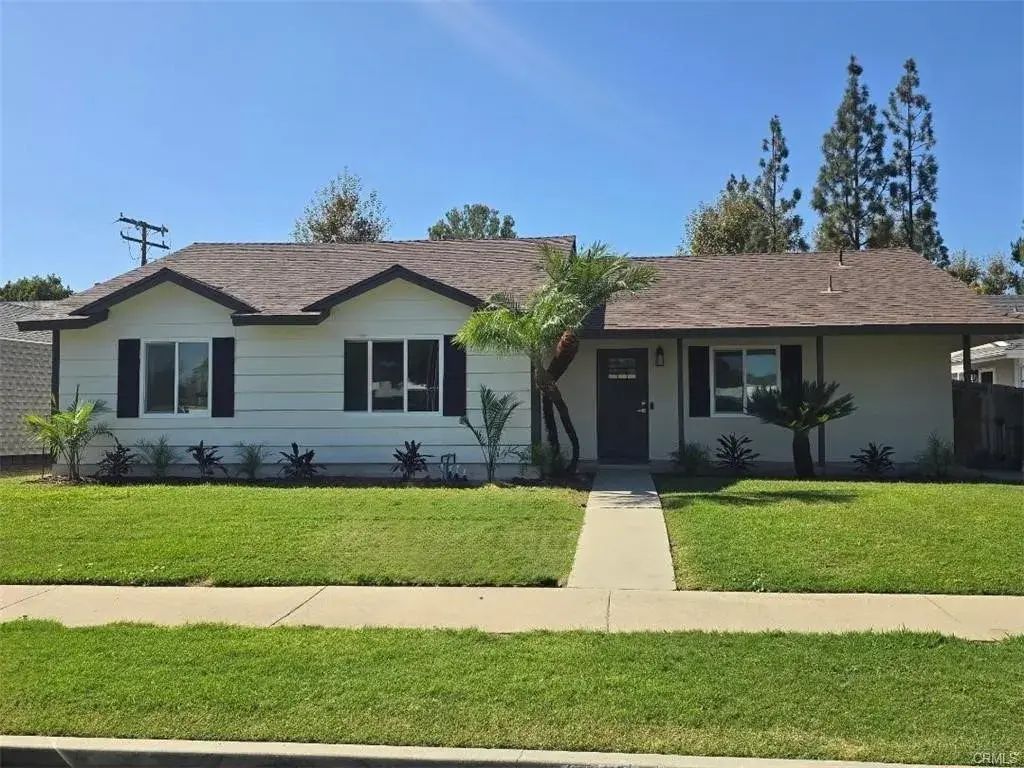12733 Meadow Green, La Mirada