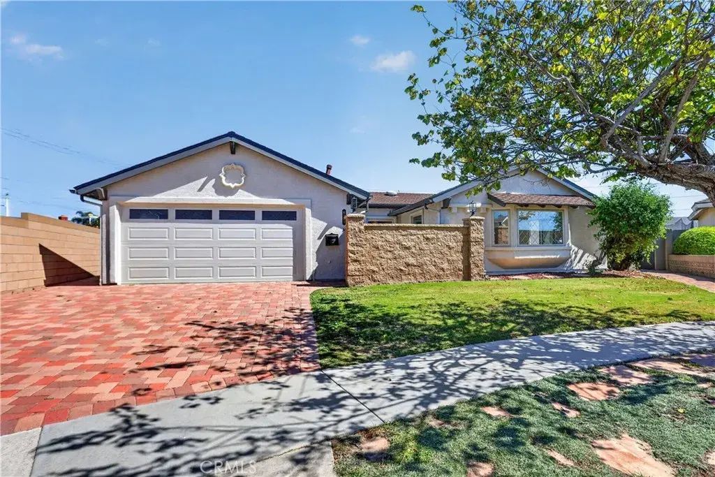 6121 Arrowhead Drive, Huntington Beach