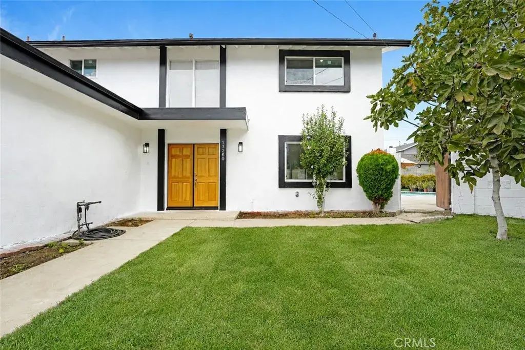 13260 Winfield, Panorama City