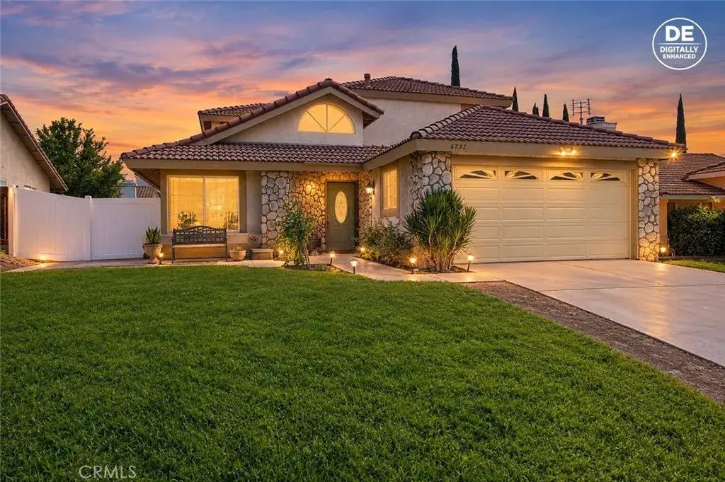 8732 Sandhill, Riverside
