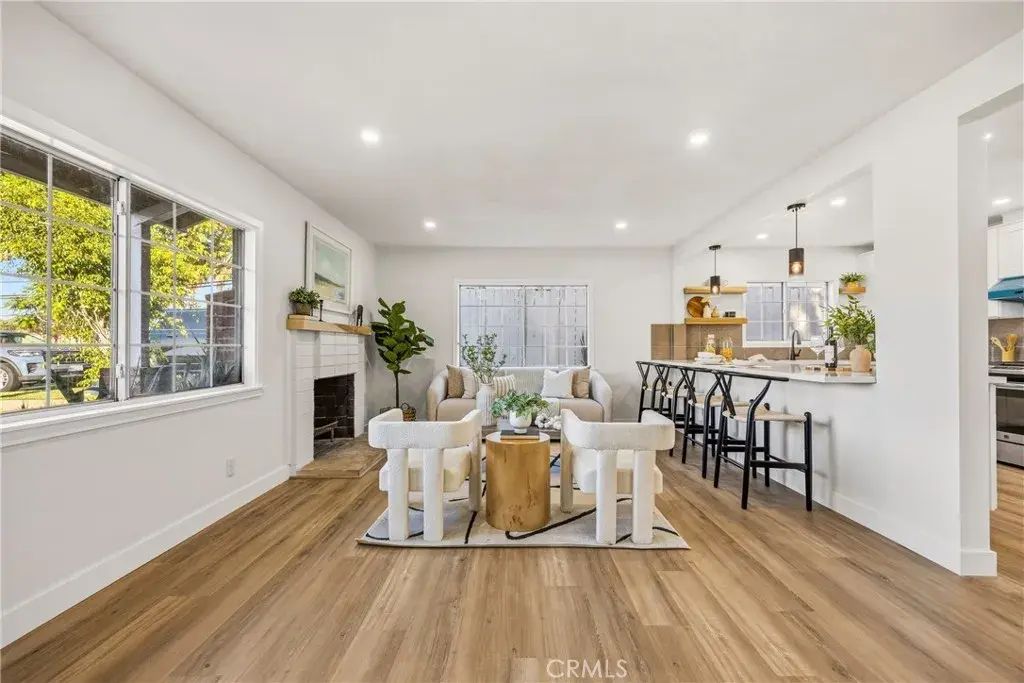 5976 Los Feliz, Buena Park