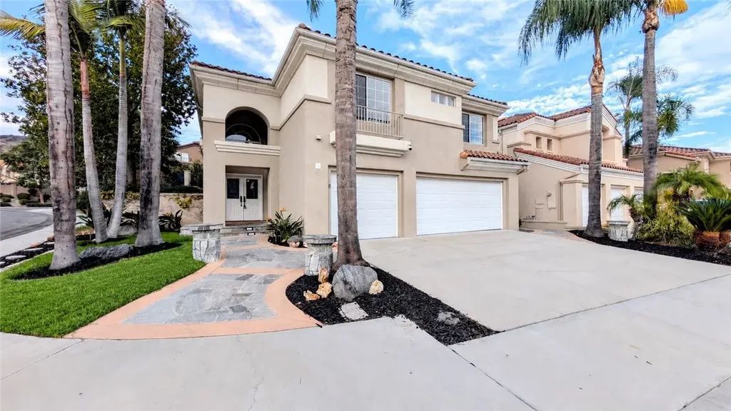 15 Bell, Lake Forest