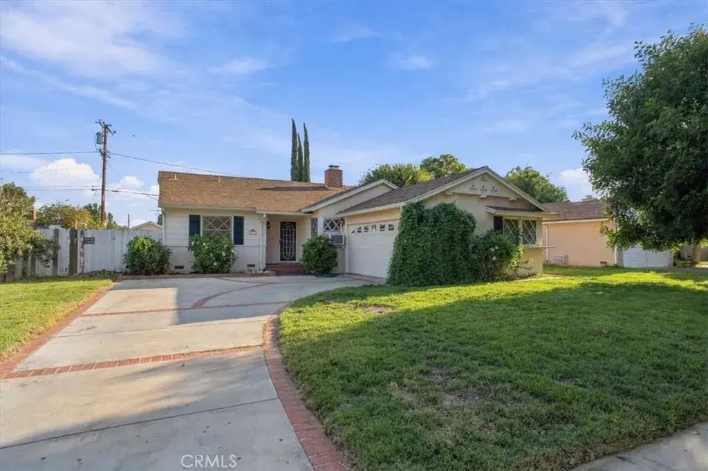 20412 Lorne, Winnetka