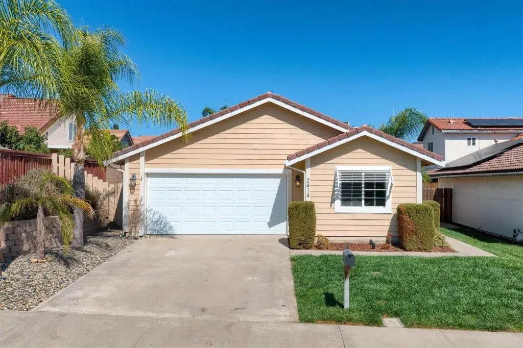 2414 Heatherwood Court, Escondido