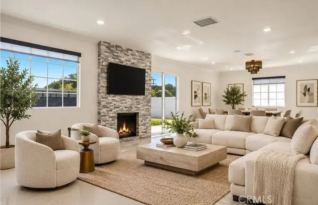 7814 Mclaren Avenue, West Hills