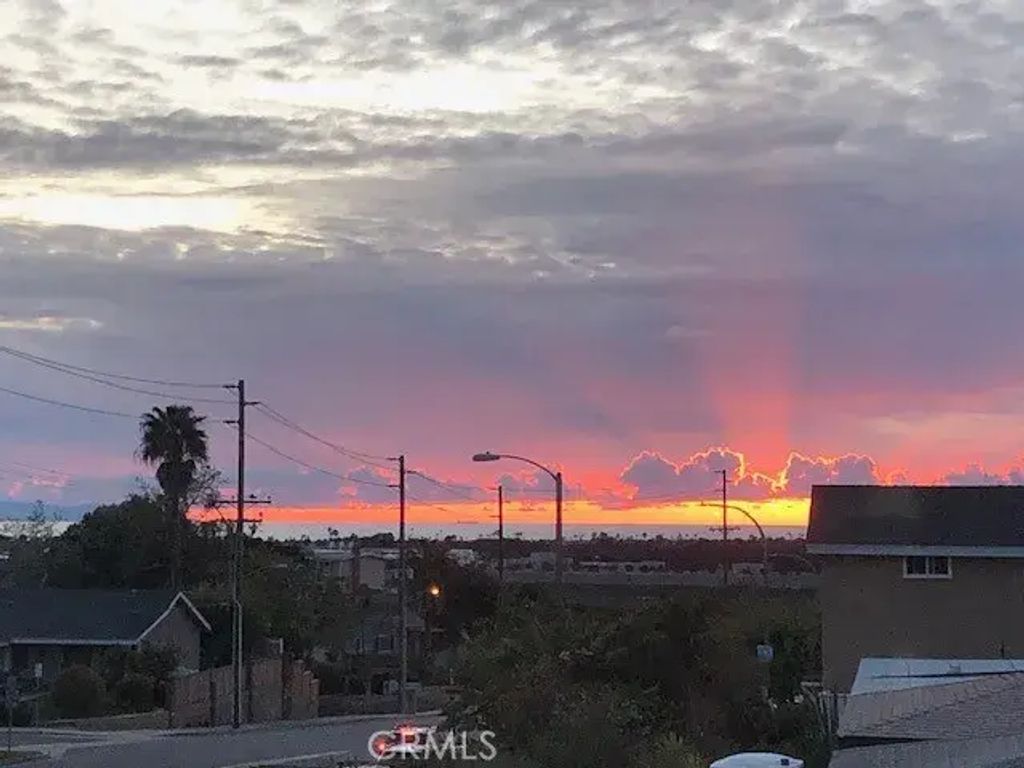 1010 W 19th, Costa Mesa