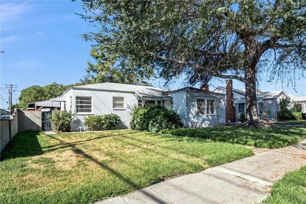 411 N Glenwood Place, Burbank