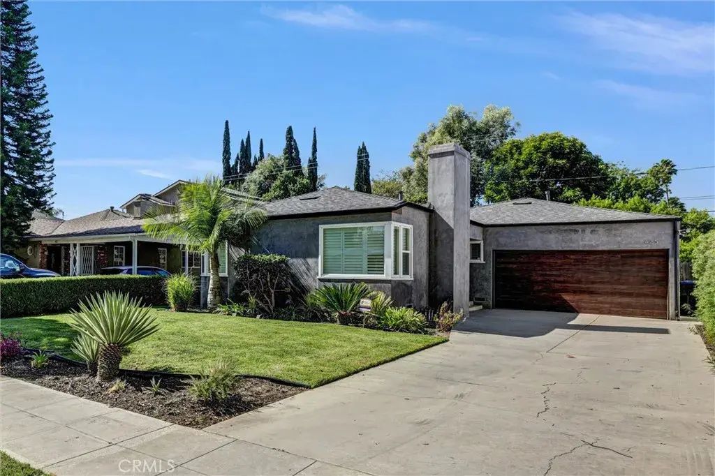 425 N Griffith Park, Burbank
