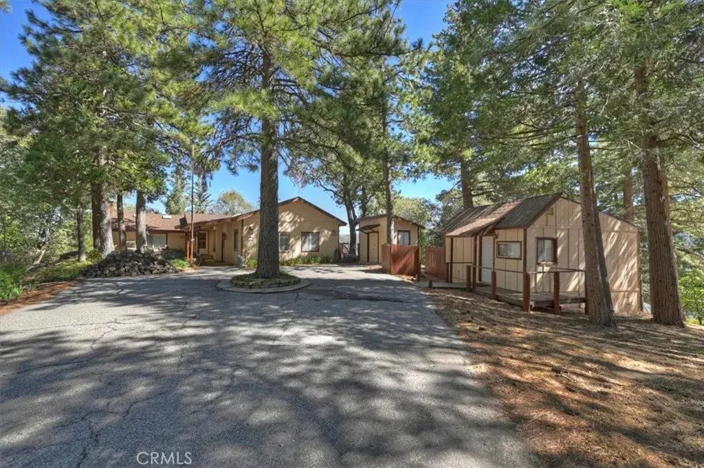 171 Bambi Trail, Crestline