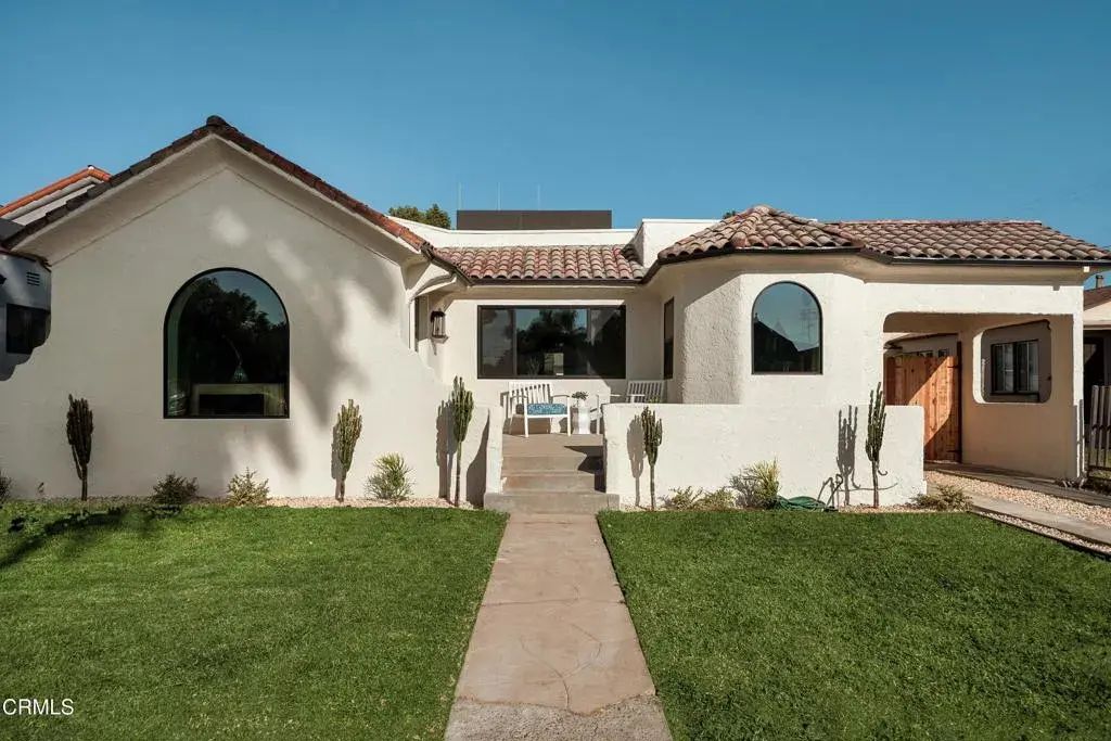 3044 Hillcrest Drive, Los Angeles