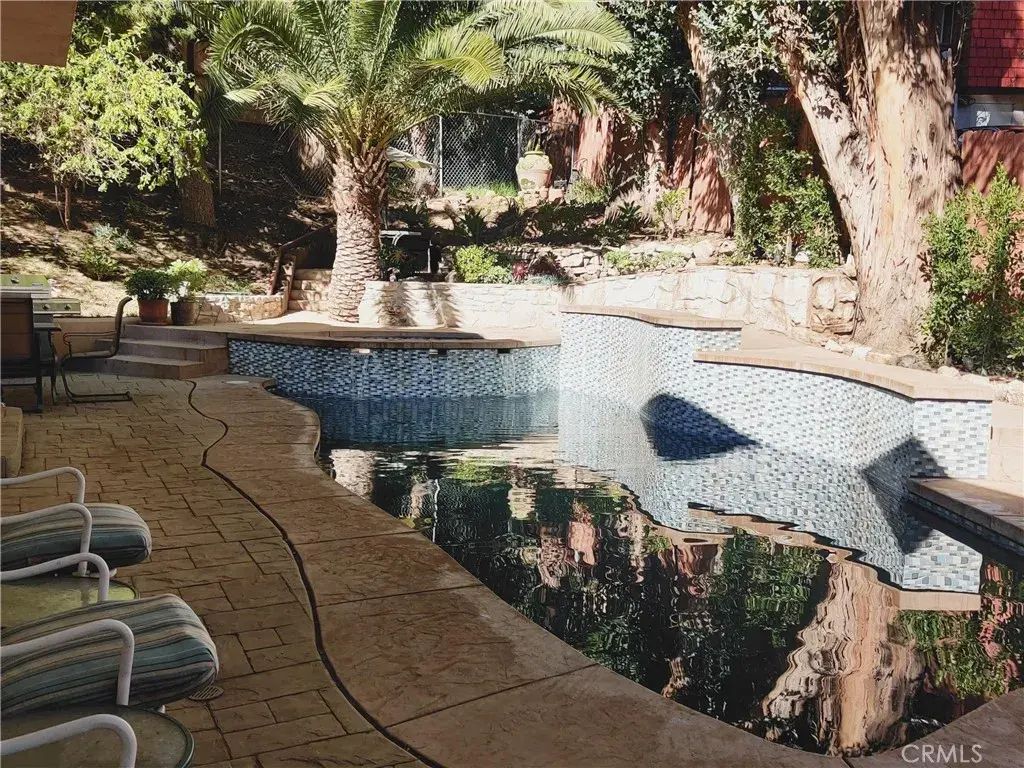 7703 Skyhill Drive, Hollywood Hills