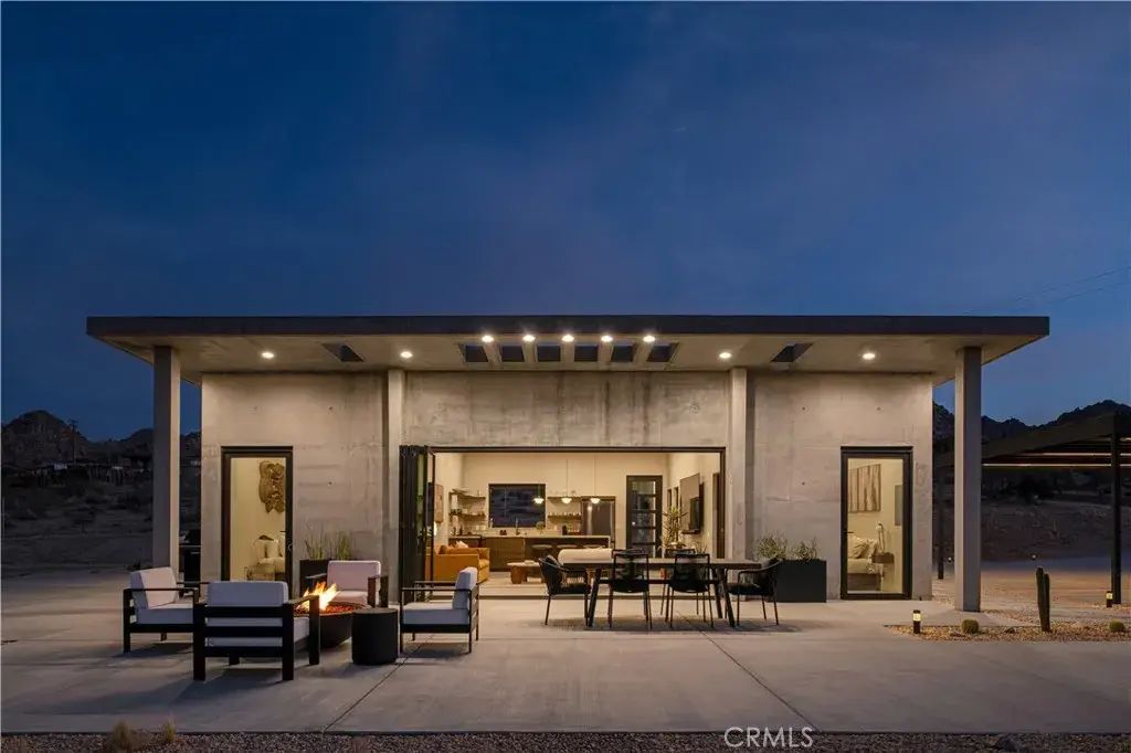 6817 Arizona Avenue, Joshua Tree
