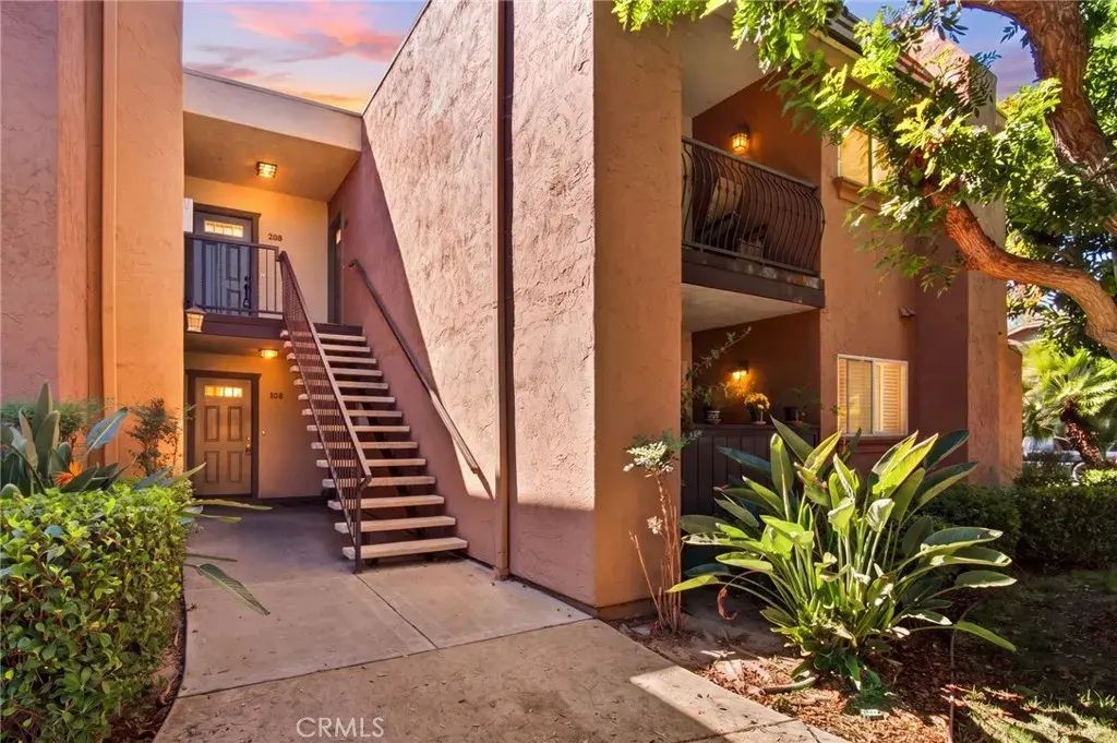 175 Avenida Descanso 108, Oceanside