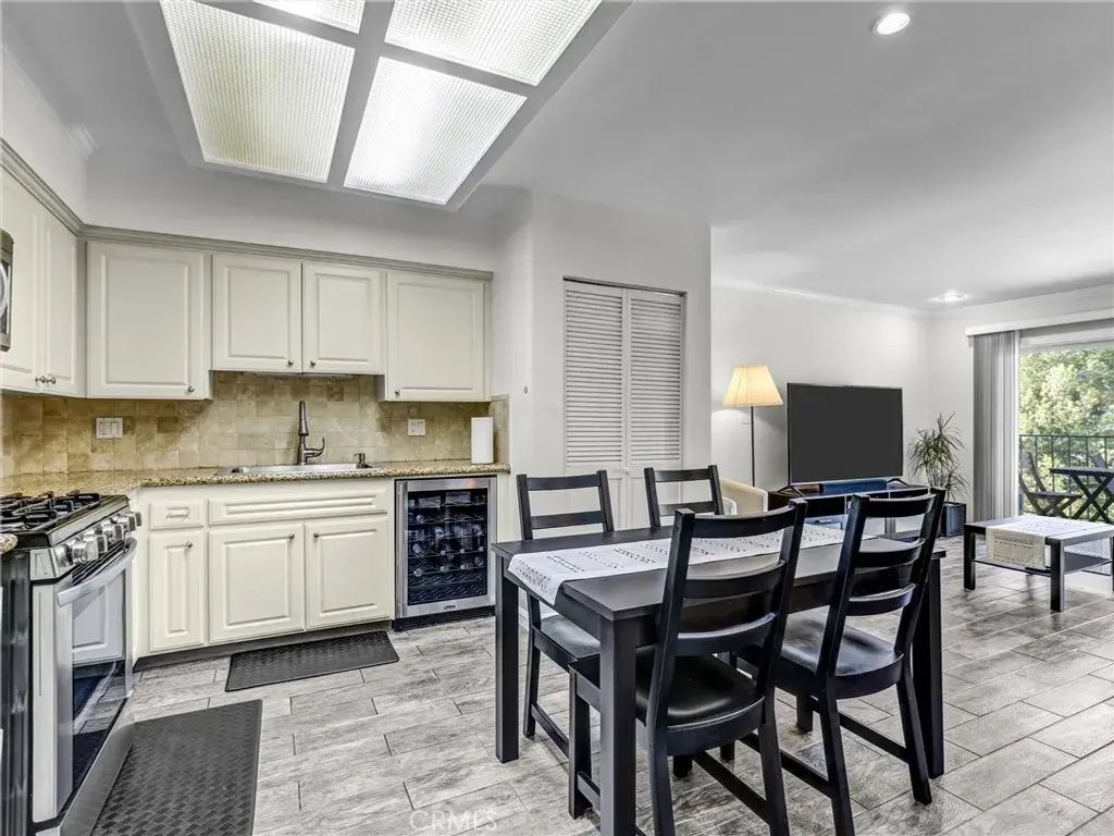 500 Jackson Place 302, Glendale