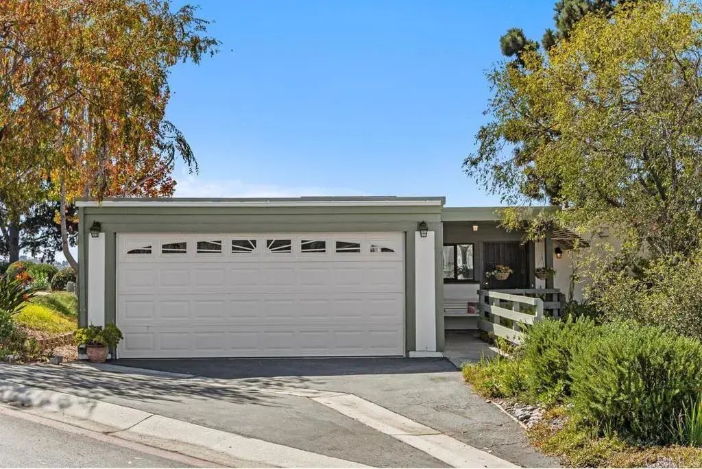 3621 Vista Campana South 105, Oceanside