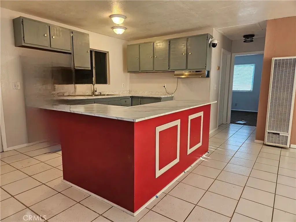8279 Heather, Fontana