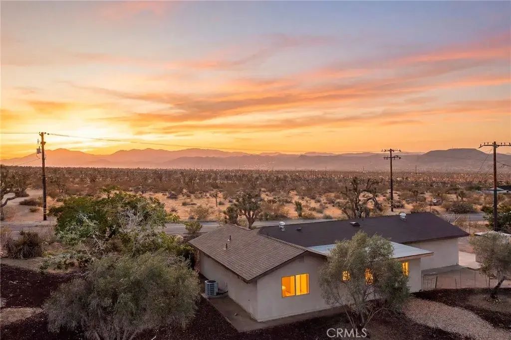 7453 Olympic Road, Joshua Tree