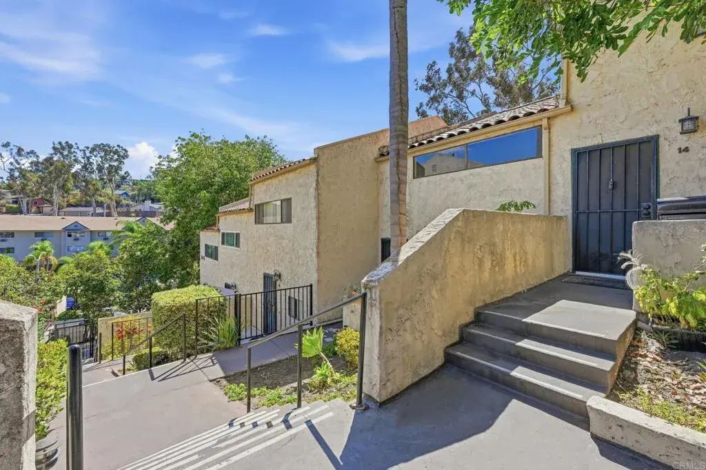 7940 University Avenue 14, La Mesa