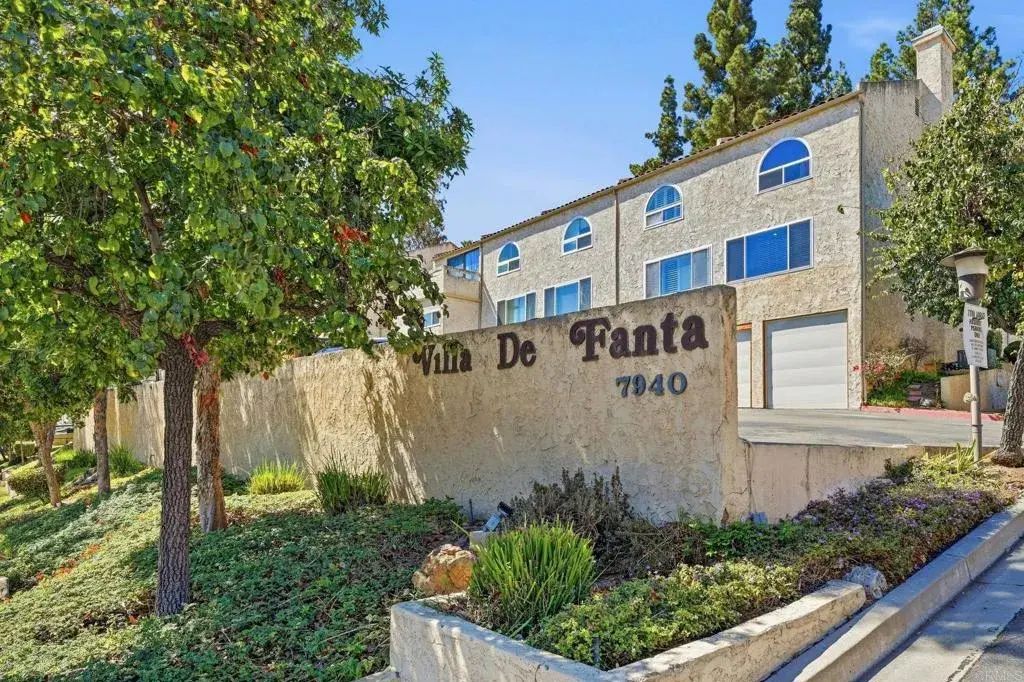 7940 University Avenue 14, La Mesa