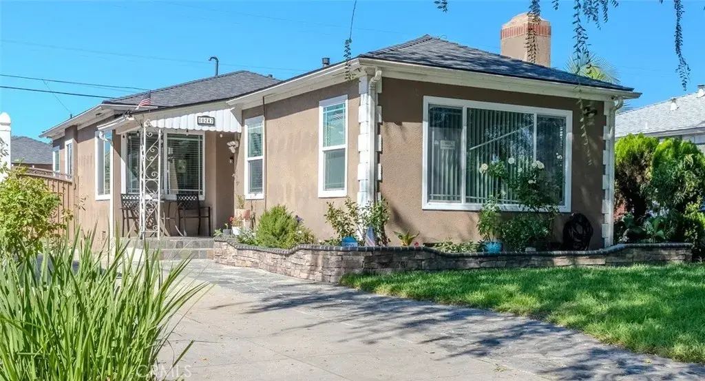 10247 Jackson Avenue, South Gate
