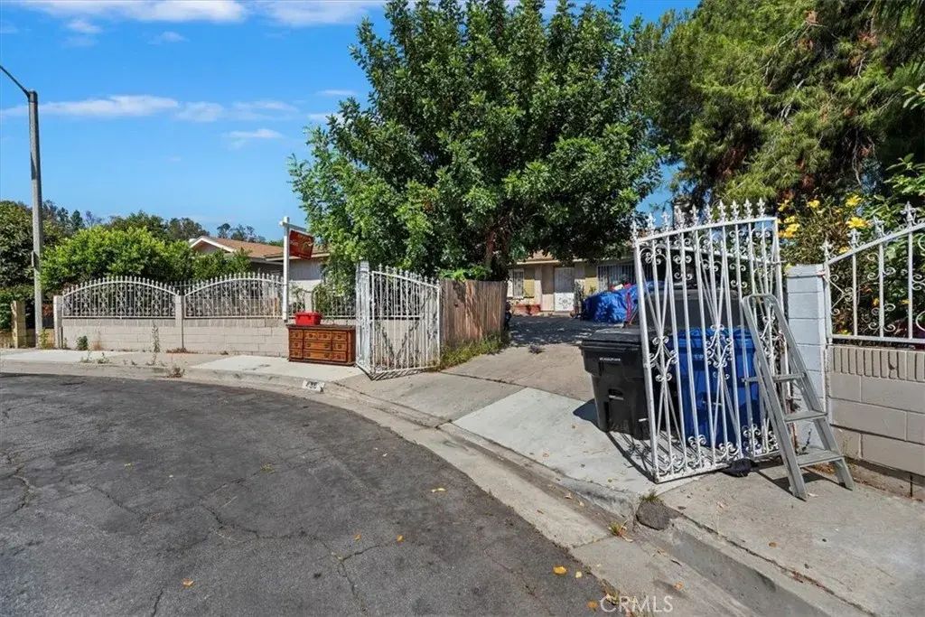 435 Leverett, La Puente