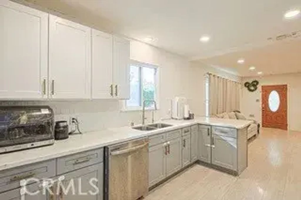 11111 Iris, Garden Grove