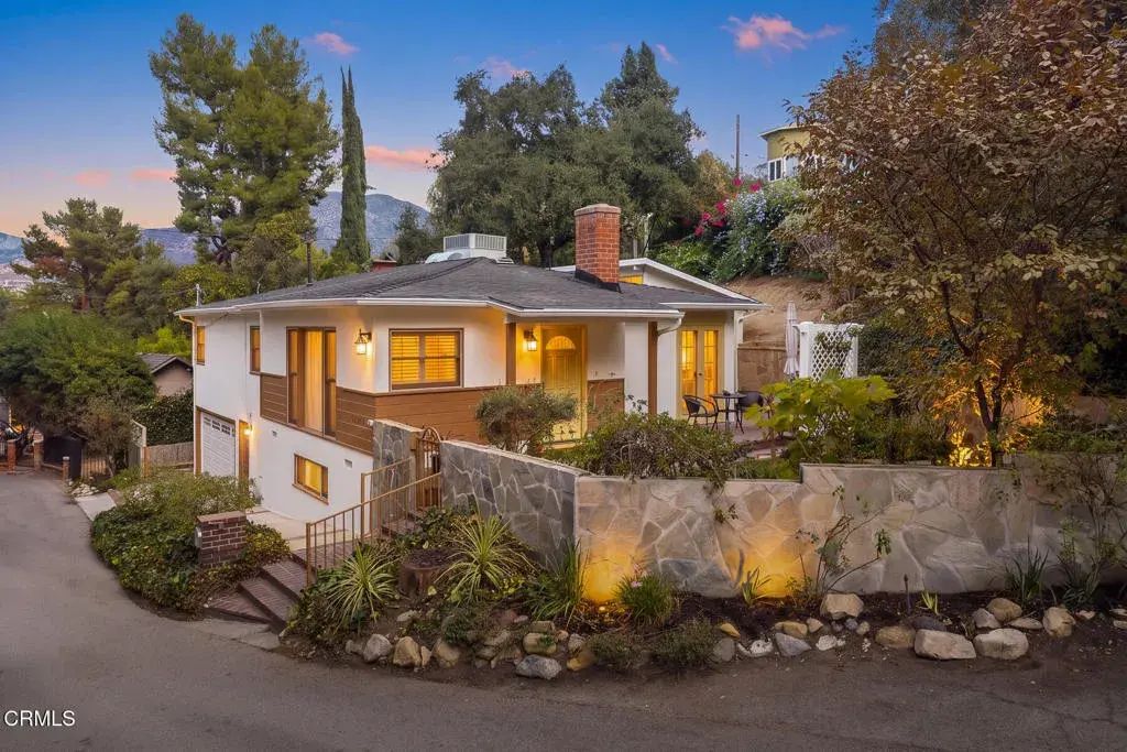 10022 Moy Lane, Sunland