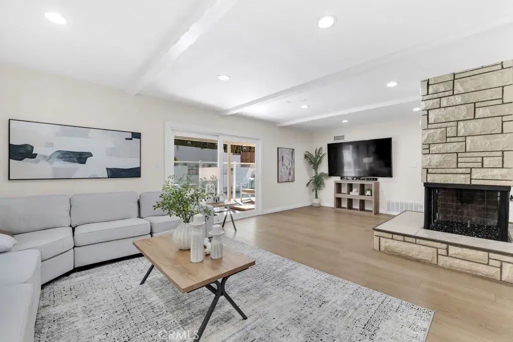 4300 Pampas Road, Woodland Hills