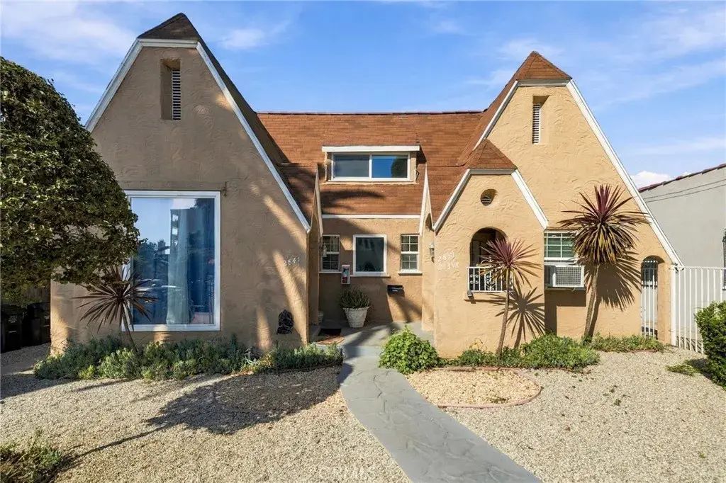 2839 Hillcrest Drive, Los Angeles