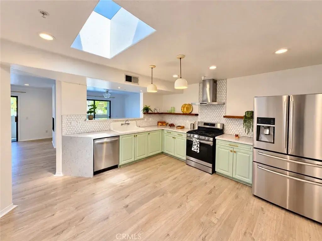 17735 Kinzie, Northridge