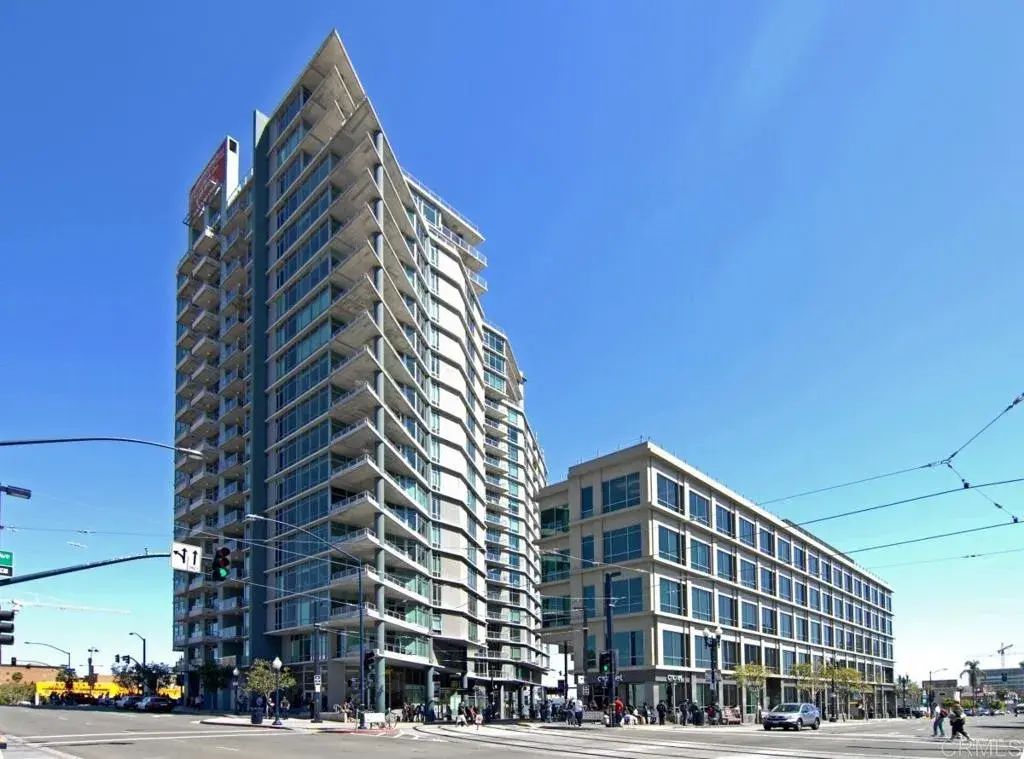 1080 Park Blvd 905, 