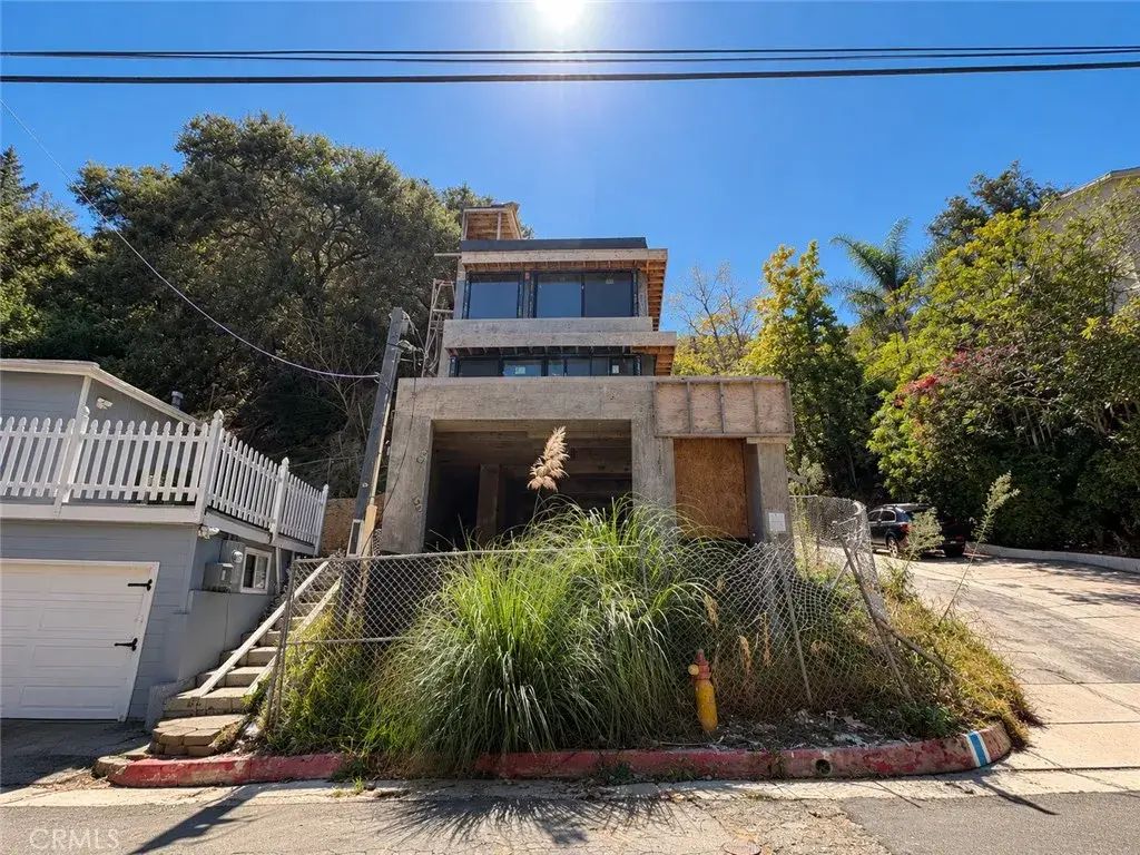 10034 Westwanda, Bel Air