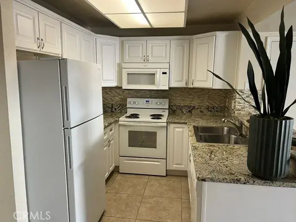 2266 Bradford Avenue 115, Highland