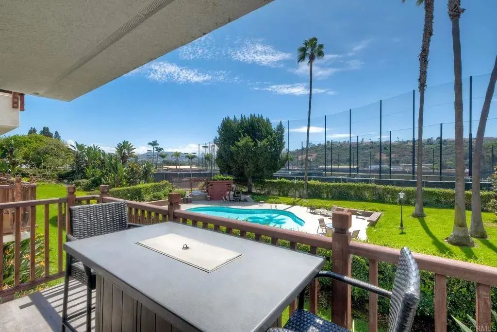 2003 Costa Del Mar Road 660, Carlsbad