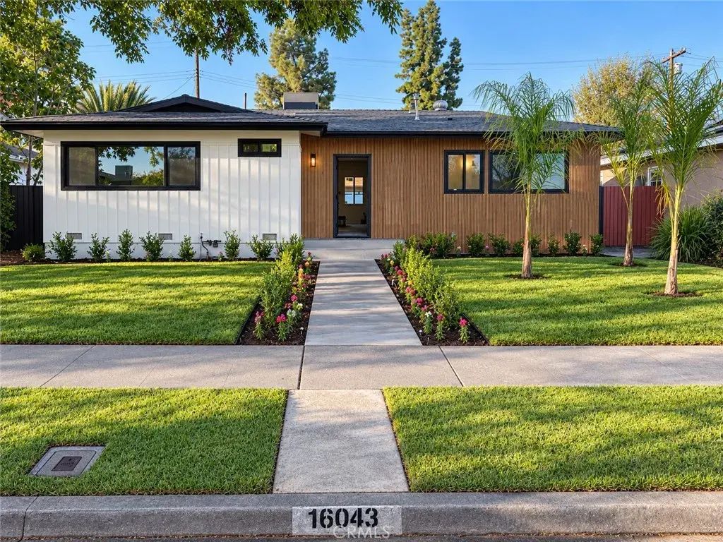 16043 Tuba Street, North Hills